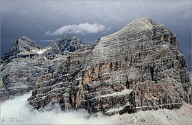 Le tre Tofane da ovest (da sinistra: T. di dentro, T. di mezzo, T. di Rozes)